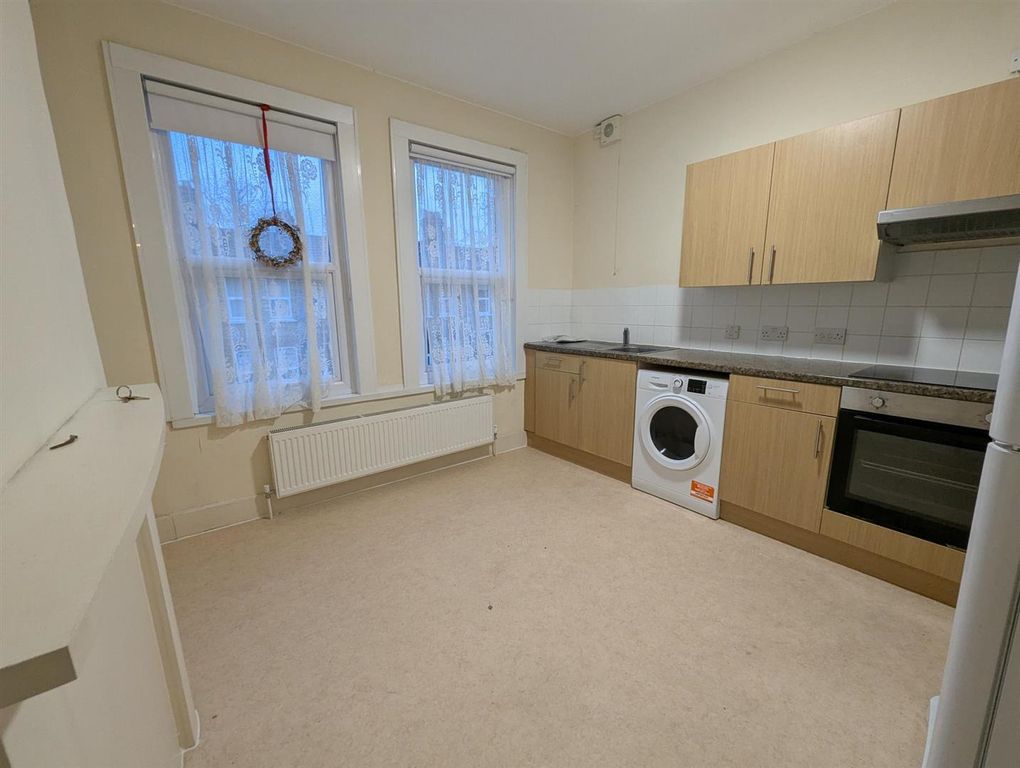 Property photo 2 of 8 Pxl_20251215_151145863.Jpg