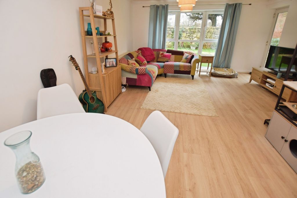 Property photo 3 of 13 1d2B1717-Park 20Lounge3