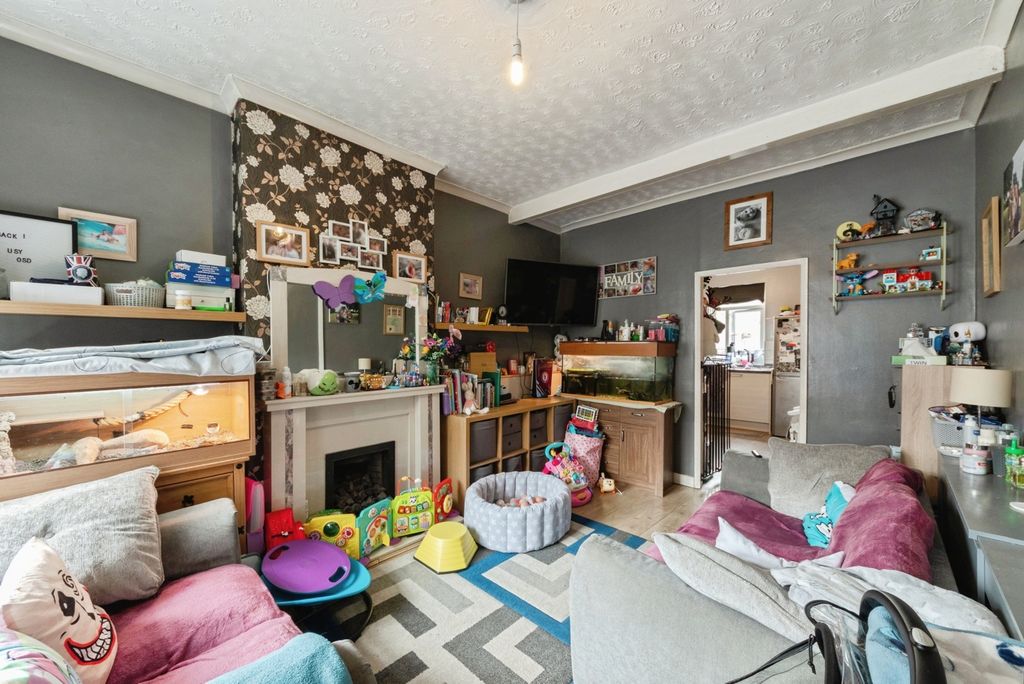 Property photo 3 of 15 Pbox-Img.Jpg