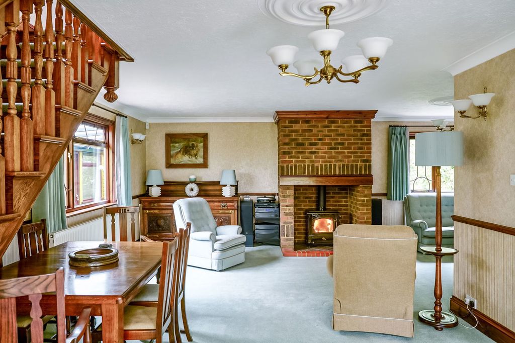 Property photo 3 of 39