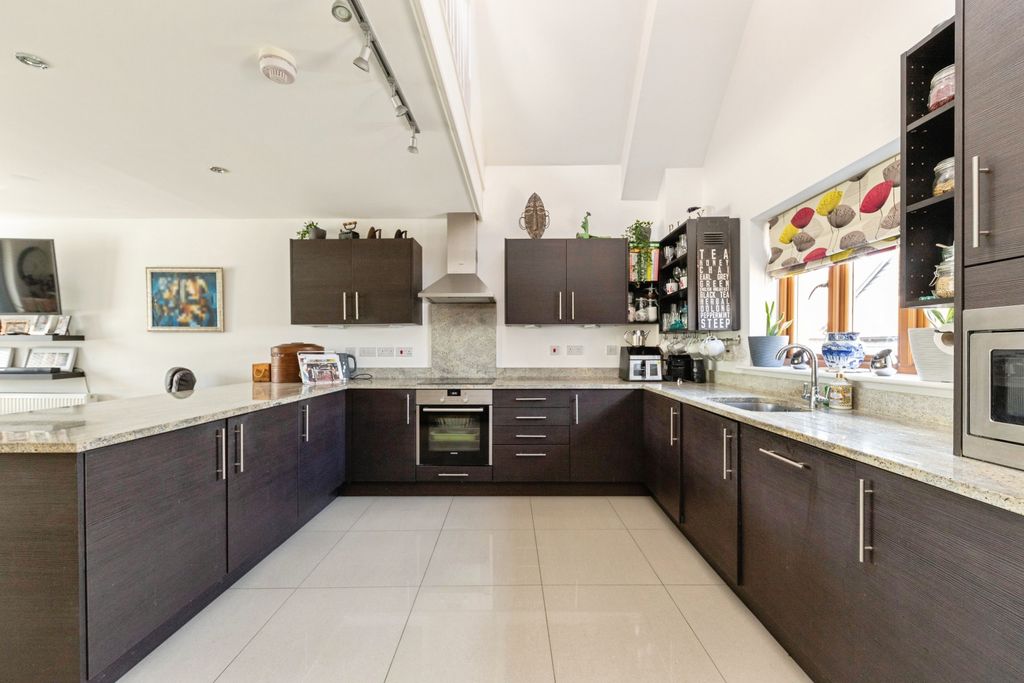 Property photo 2 of 19 Kitchen/Family Room