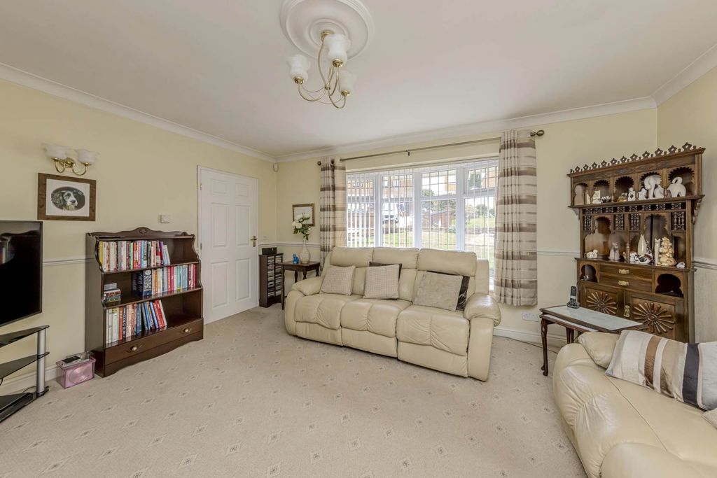 Property photo 3 of 24