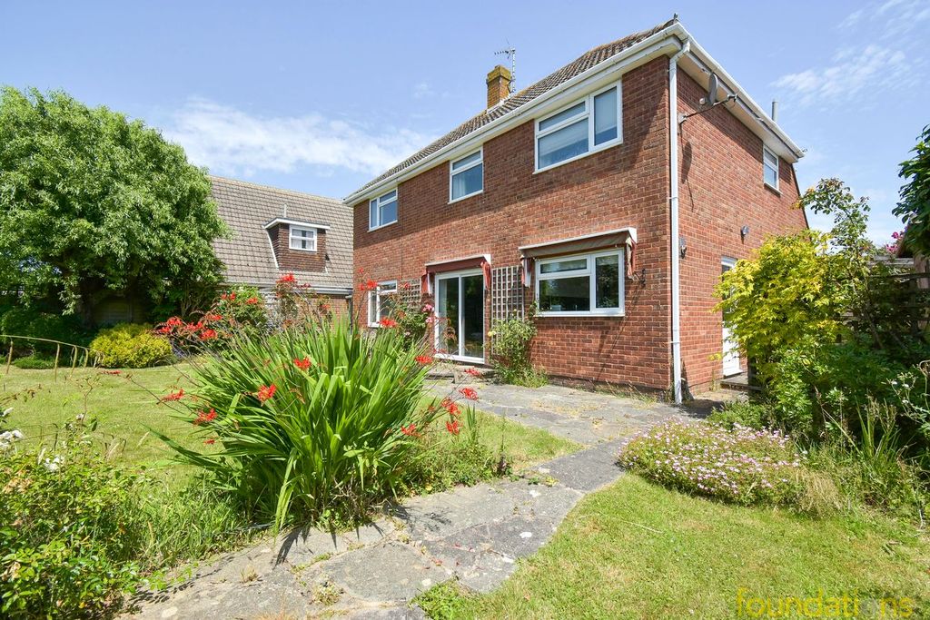 Property photo 2 of 23