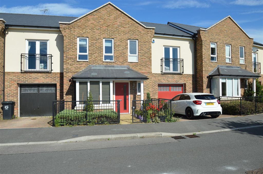 Property photo 1 of 11 External