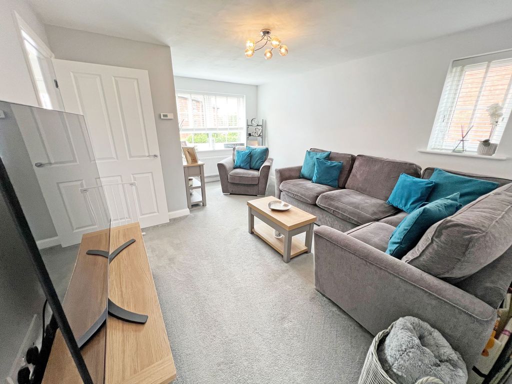 Property photo 2 of 17