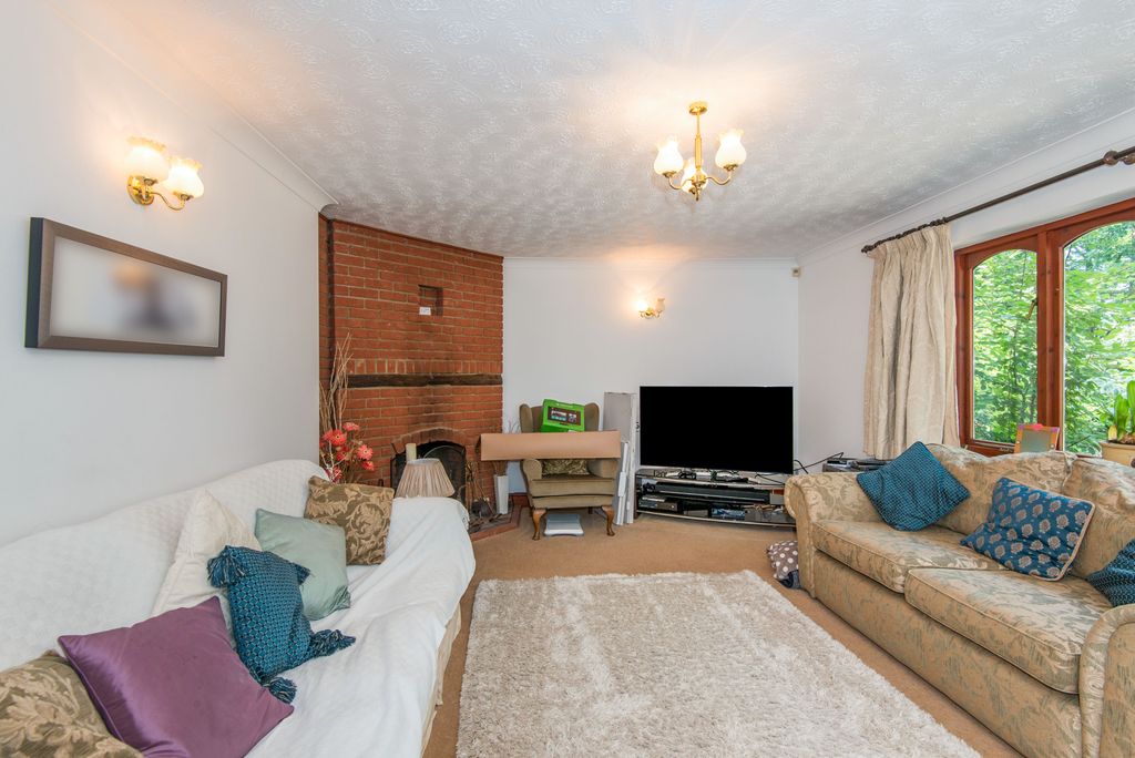 Property photo 2 of 8 506B9416-93A5-453B-A