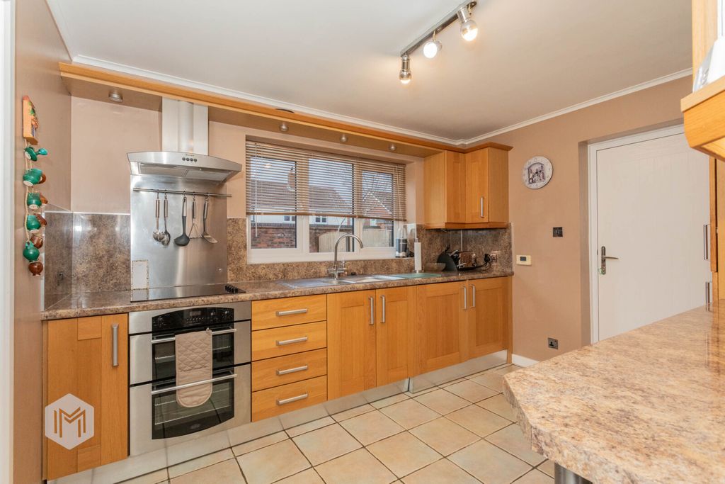 Property photo 3 of 24 Picture No. 27