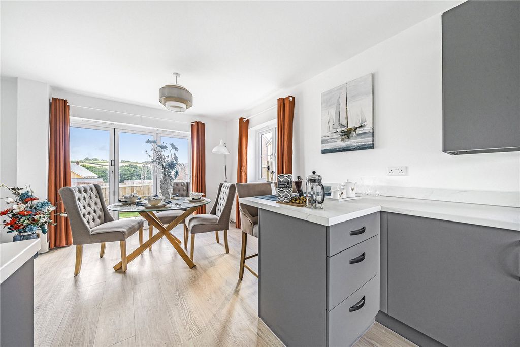 Property photo 3 of 15 Show Home