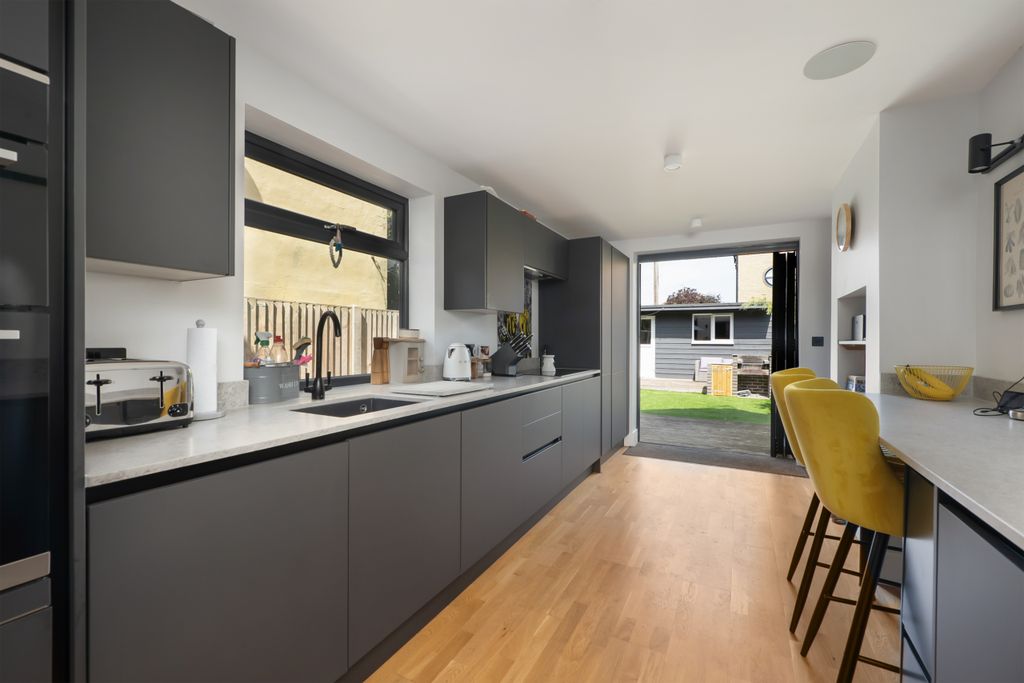 Property photo 3 of 16 Kitchen