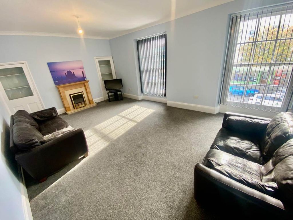 Property photo 1 of 15 Living Area 1