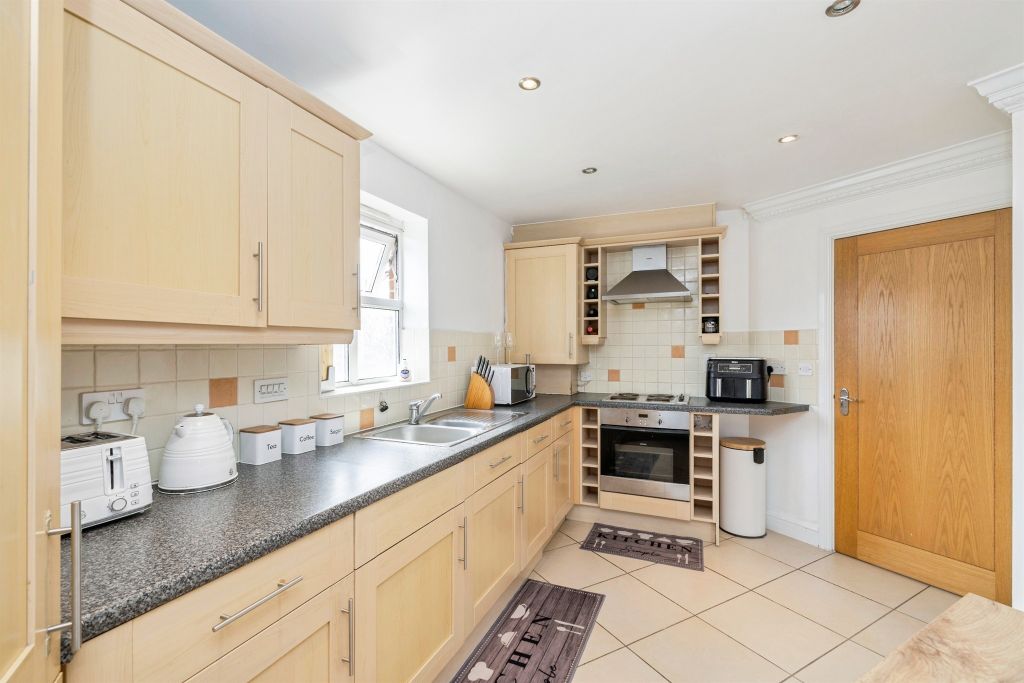 Property photo 3 of 13