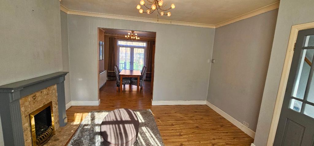 Property photo 3 of 23