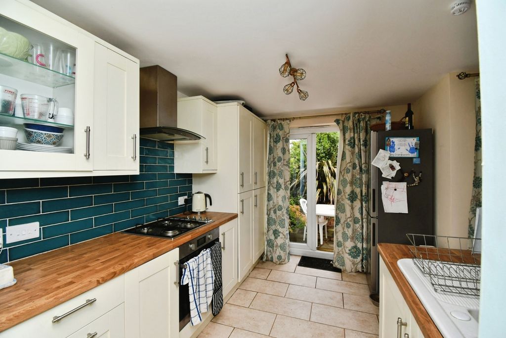 Property photo 3 of 17 Photo