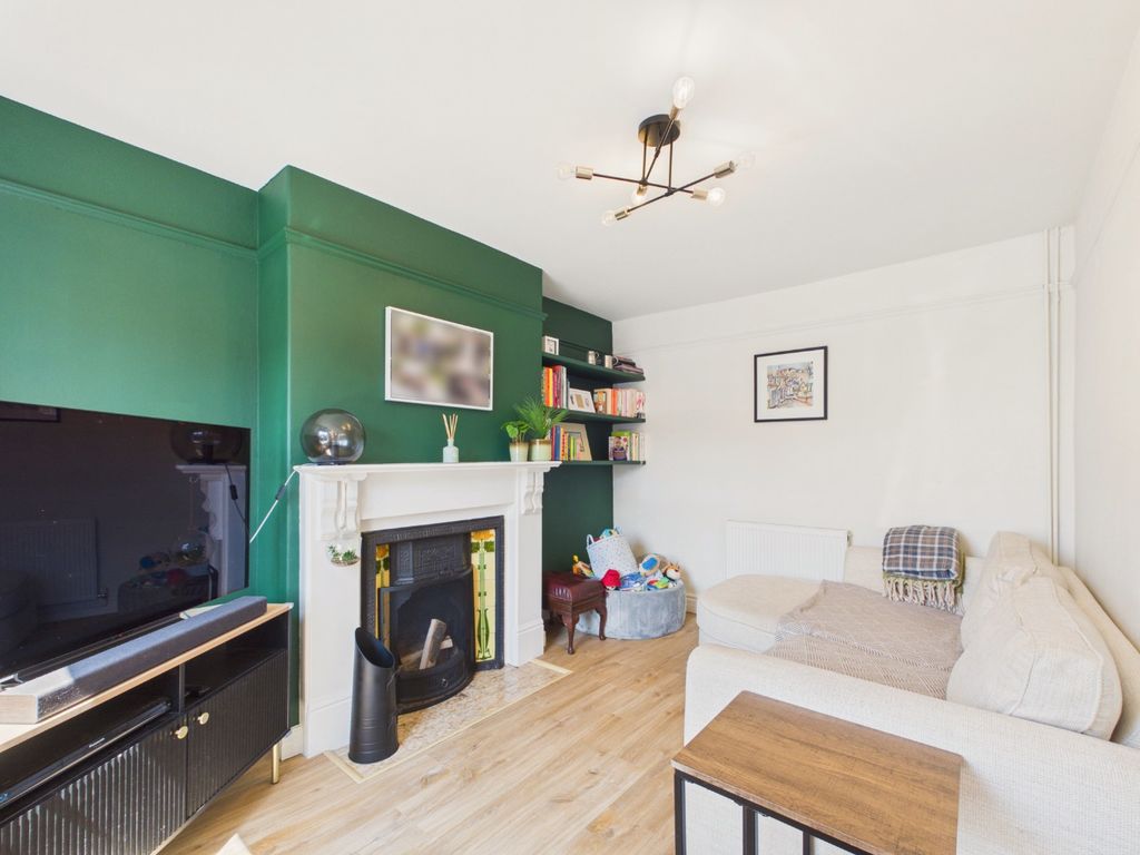 Property photo 2 of 18 5250494
