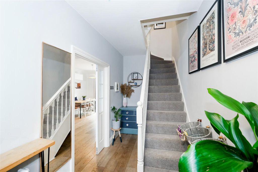 Property photo 3 of 28 4 Douglas Avenue-15.Jpg