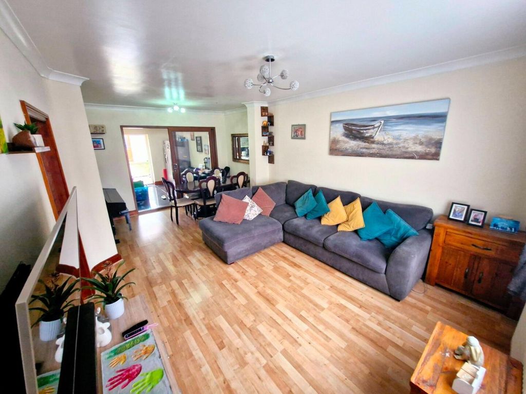 Property photo 2 of 22 A4112c2B-c5Db-4405-9Db0-2E06E1B277B0.Jpeg