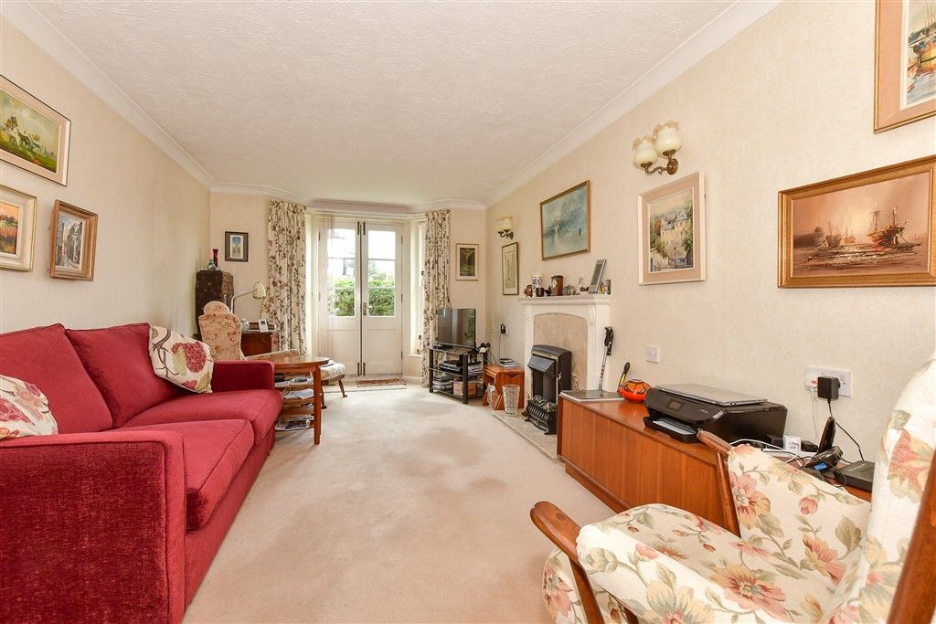 Property photo 2 of 8 Lounge/Diner