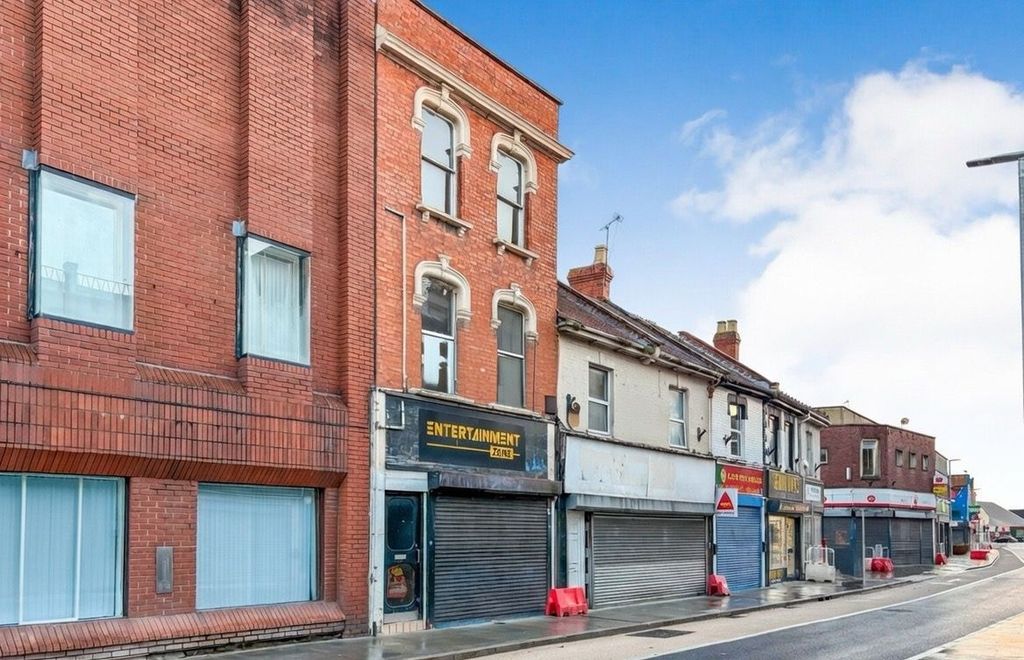 Property photo 3 of 21