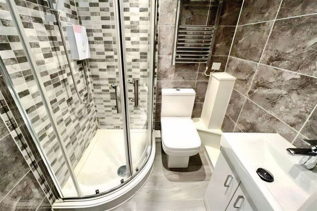 Property photo 3 of 4 (Main)