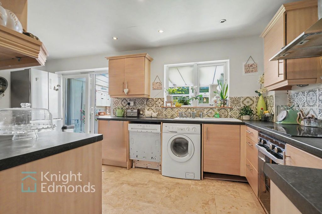 Property photo 3 of 16 Kitchen