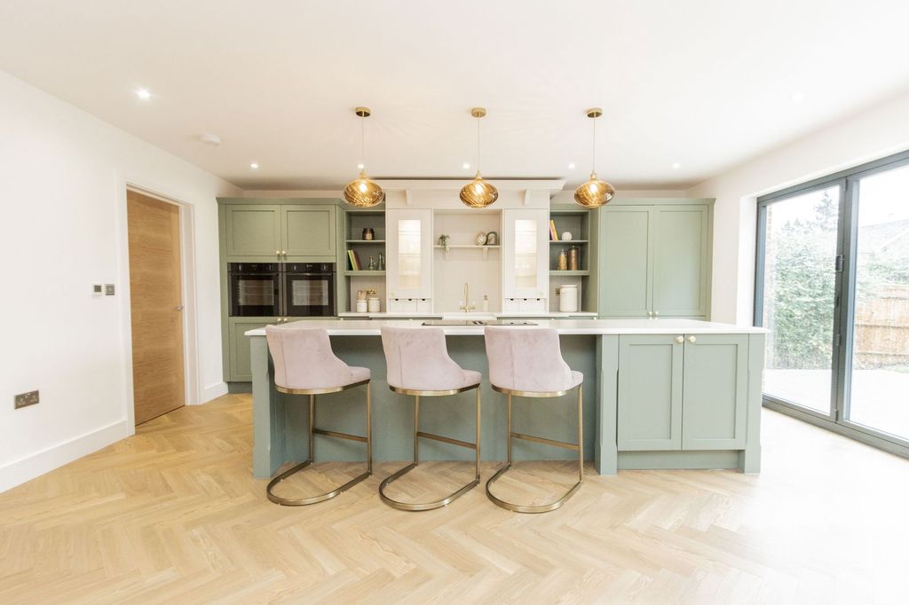 Property photo 3 of 16