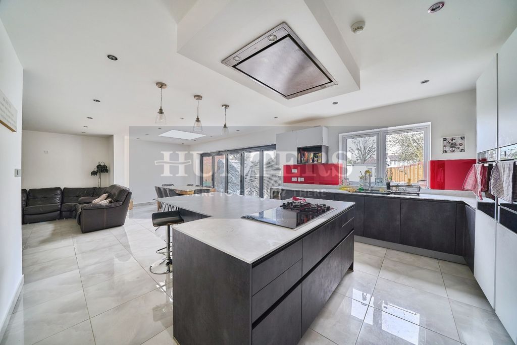 Property photo 1 of 28 Pbox-Img.Jpg