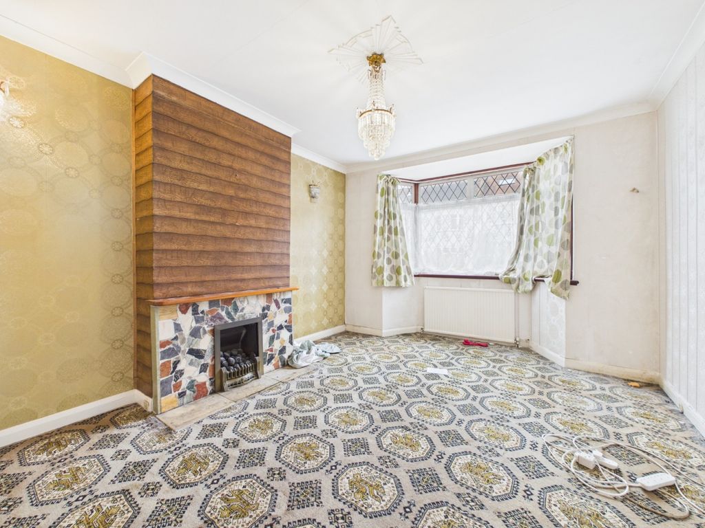 Property photo 2 of 9 4755803