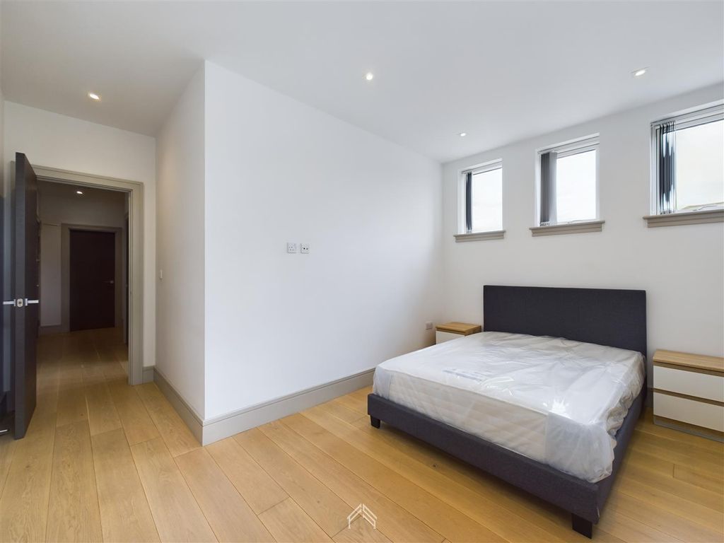 Property photo 3 of 7 Cam01353G0-Pr0059-Still019.Jpg