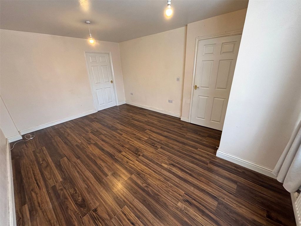 Property photo 3 of 14 Picture No. 15