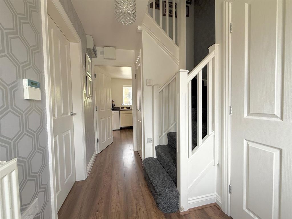 Property photo 3 of 17 Hc8.Jpg
