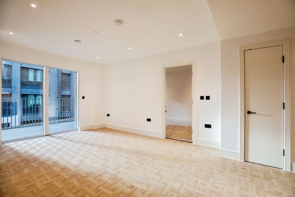 Property photo 2 of 20 Property