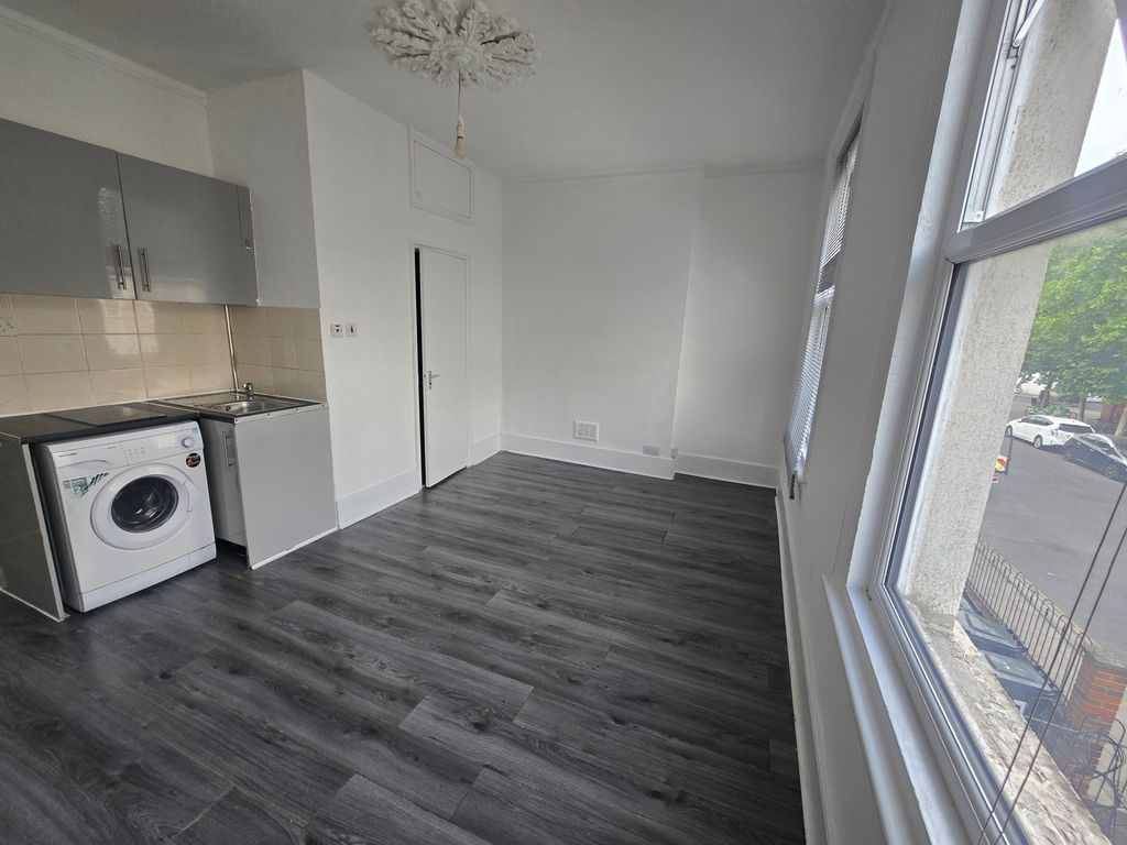Property photo 2 of 5