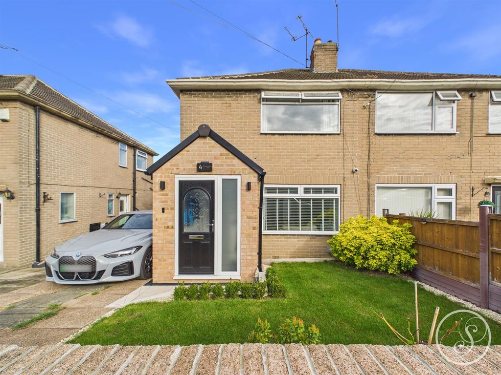 Property photo 1 of 16 External