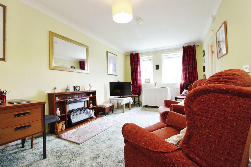 Property photo 3 of 9