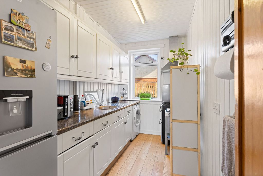 Property photo 3 of 22 Kitchen