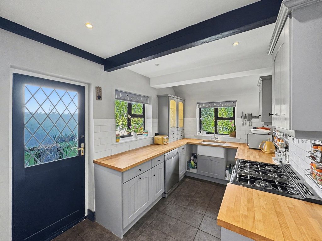 Property photo 3 of 27