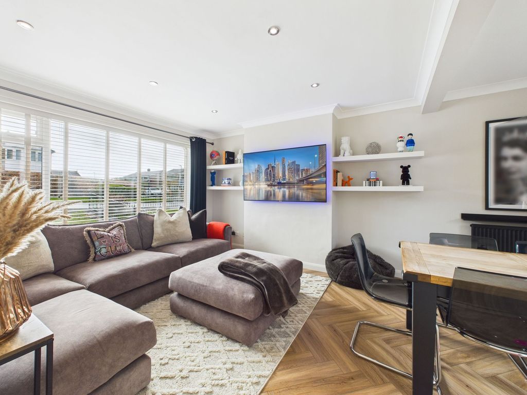 Property photo 3 of 12 Lounge/Diner