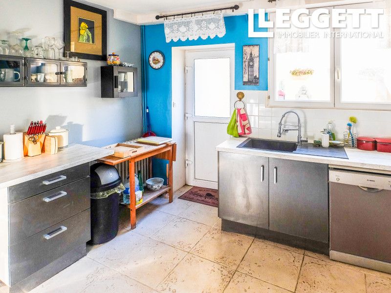 Property photo 3 of 10