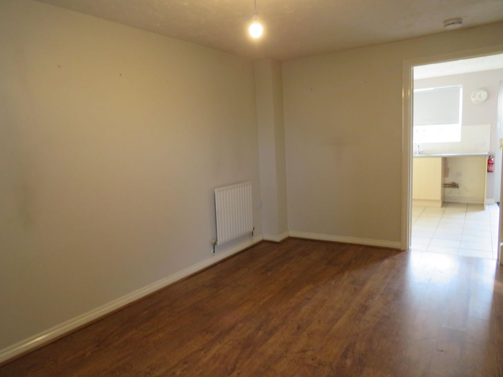 Property photo 3 of 13 Living Room