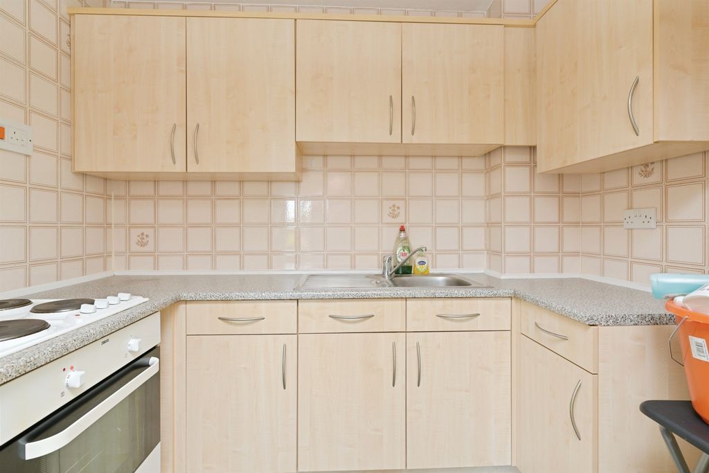 Property photo 2 of 18