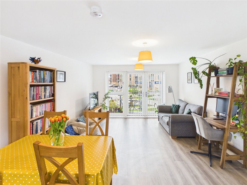 Property photo 2 of 14 Picture No. 11