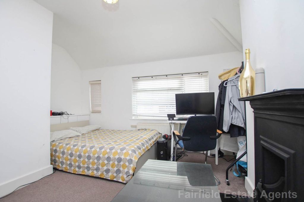 Property photo 3 of 9