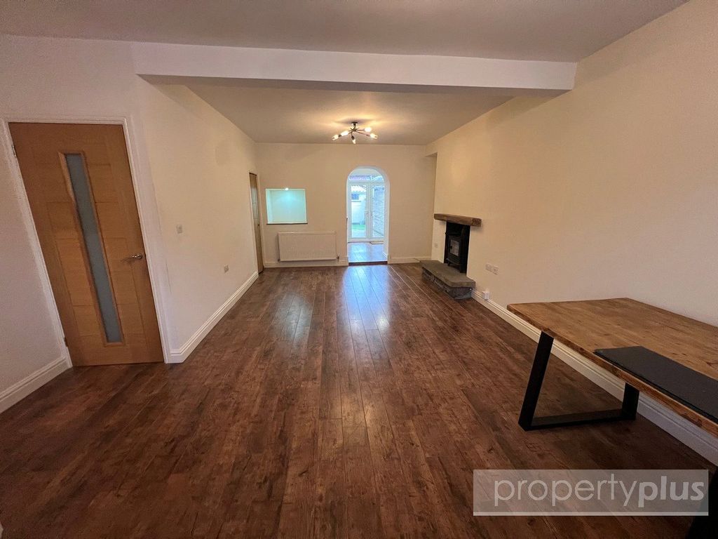 Property photo 2 of 15 Picture No. 08