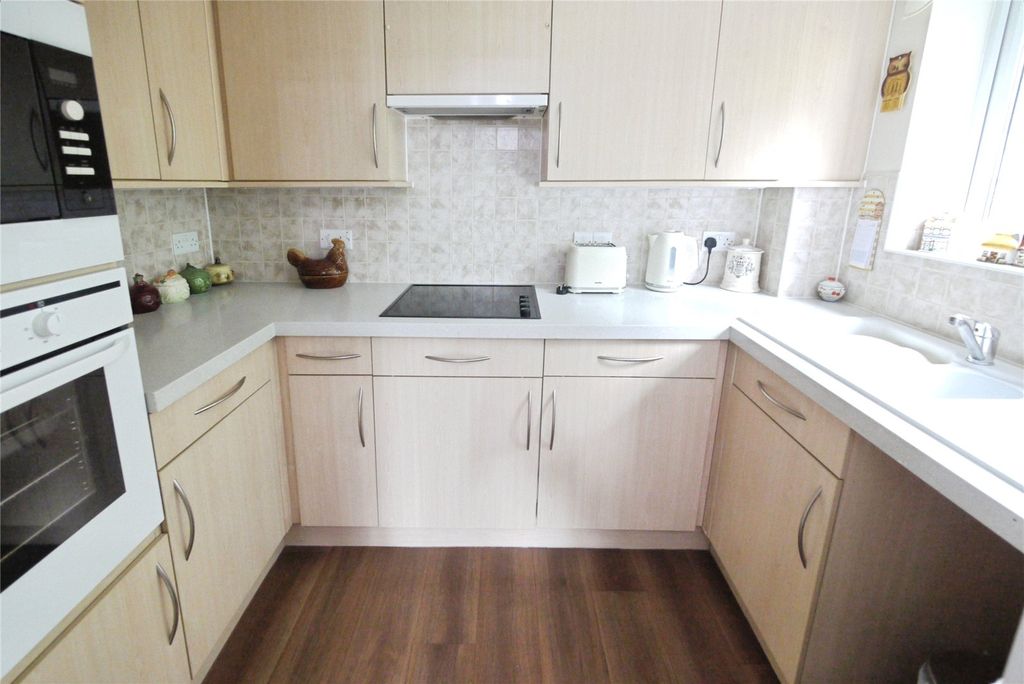 Property photo 3 of 12 Kitchen
