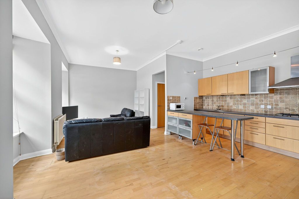 Property photo 2 of 34