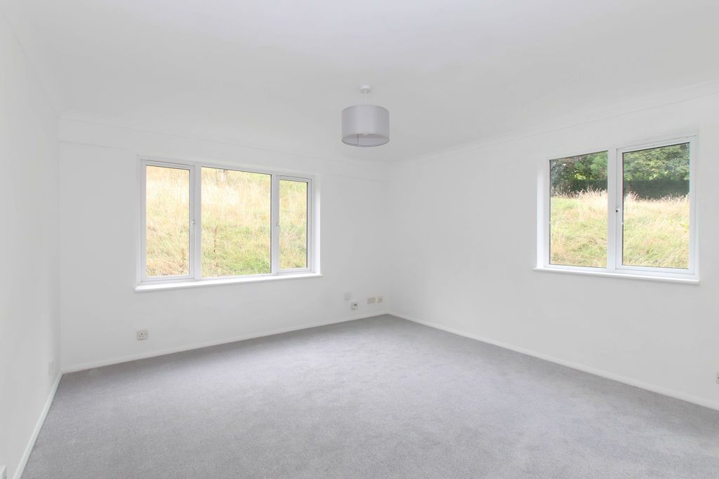 Property photo 3 of 11 Photo 10