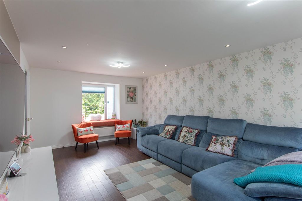 Property photo 3 of 17 Img_2118.Jpg