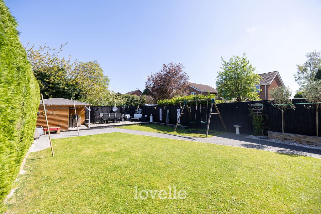 Property photo 2 of 39