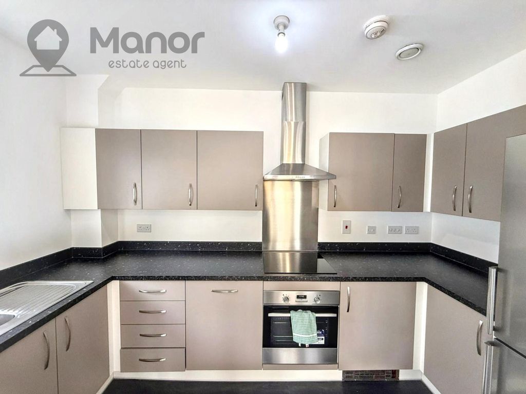 Property photo 3 of 14 Kitchen