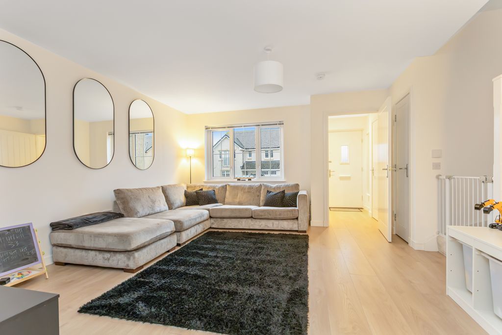 Property photo 3 of 21 Property Image 3